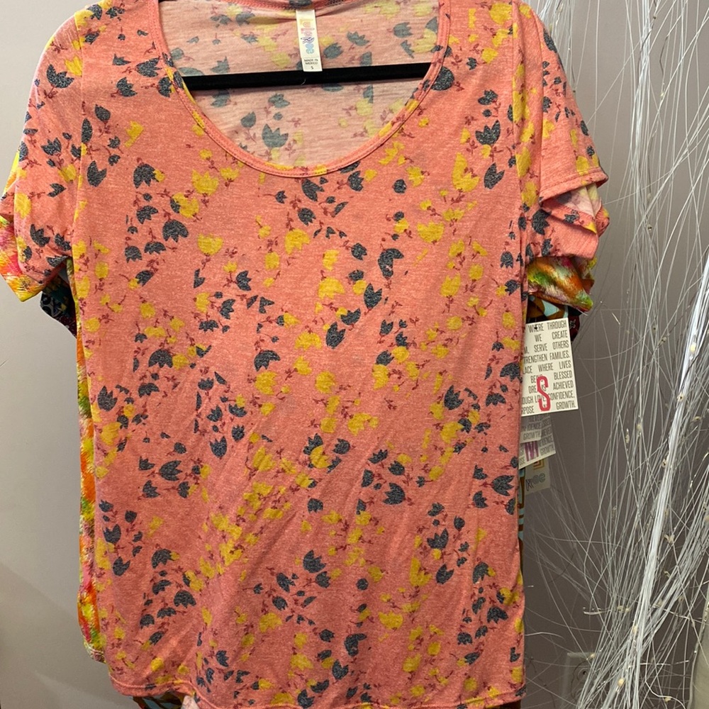 NWT LuLaRoe Classic T S